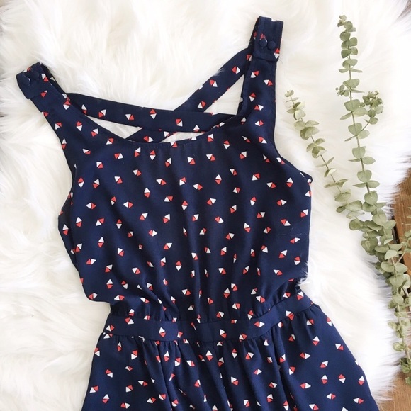 Forever 21 summer navy romper - Picture 2 of 7